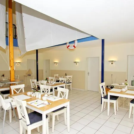 F-1010 Strandhaus Moenchgut Bed&Breakfast Dz 30 Strandnah, Inkl Fruehstueck Apartmán Lobbe
